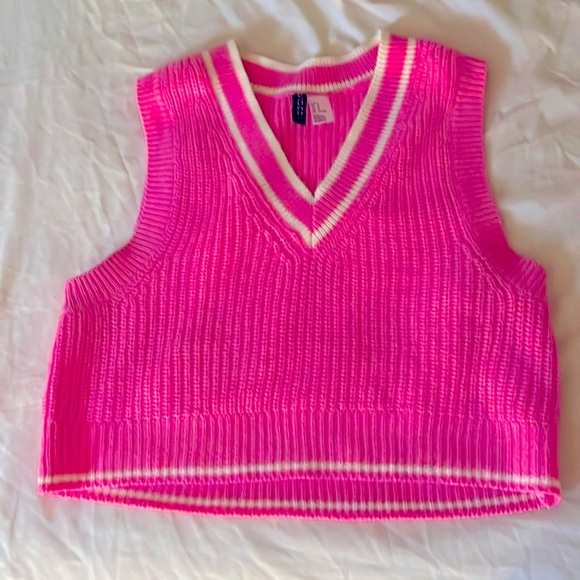 H&M Medium hot pink sweater vest - Picture 1 of 2